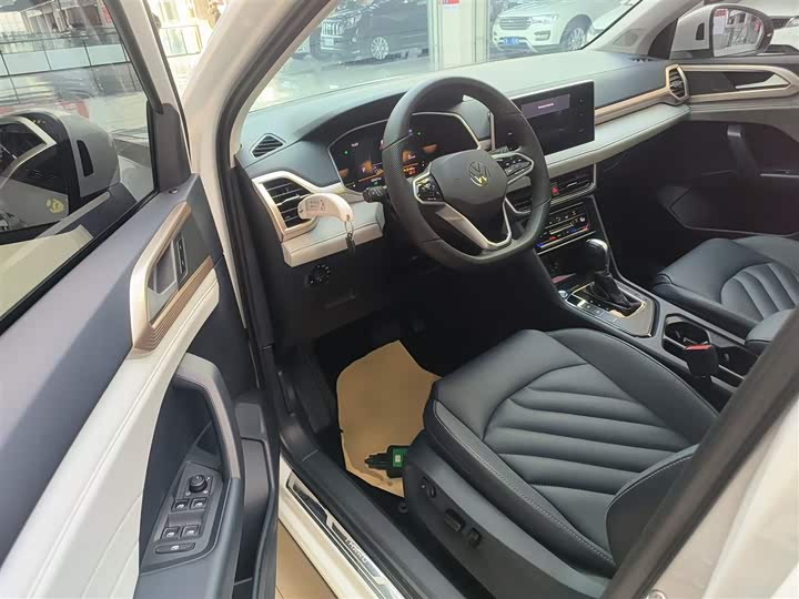 Фото 16 - Volkswagen Tharu