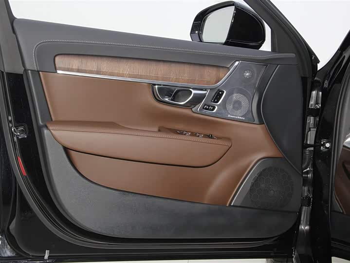 Фото 17 - Volvo S90