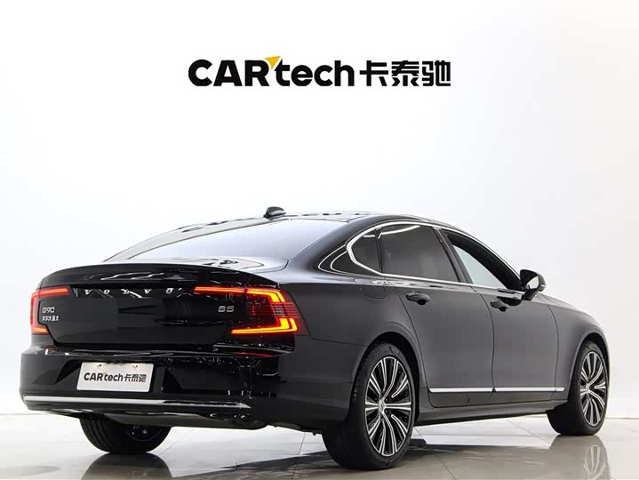 Фото 4 - Volvo S90