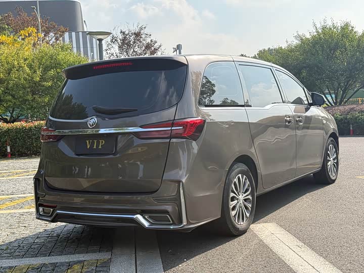 Фото 13 - Buick GL8 ES