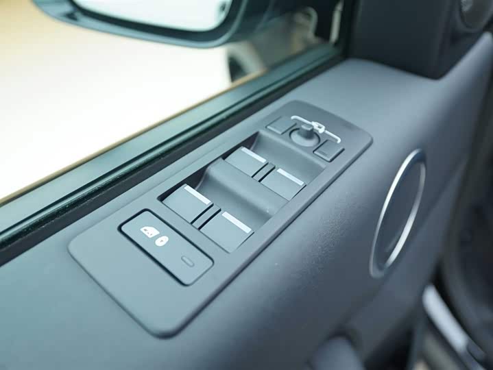 Фото 11 - Land Rover Discovery