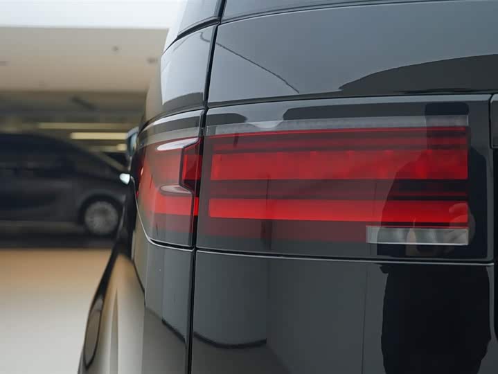 Фото 16 - Land Rover Discovery