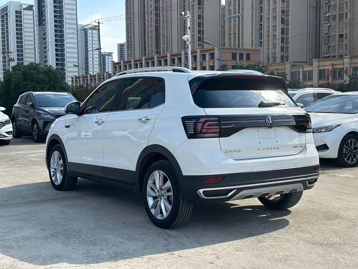 Фото 9 - Volkswagen T-Cross