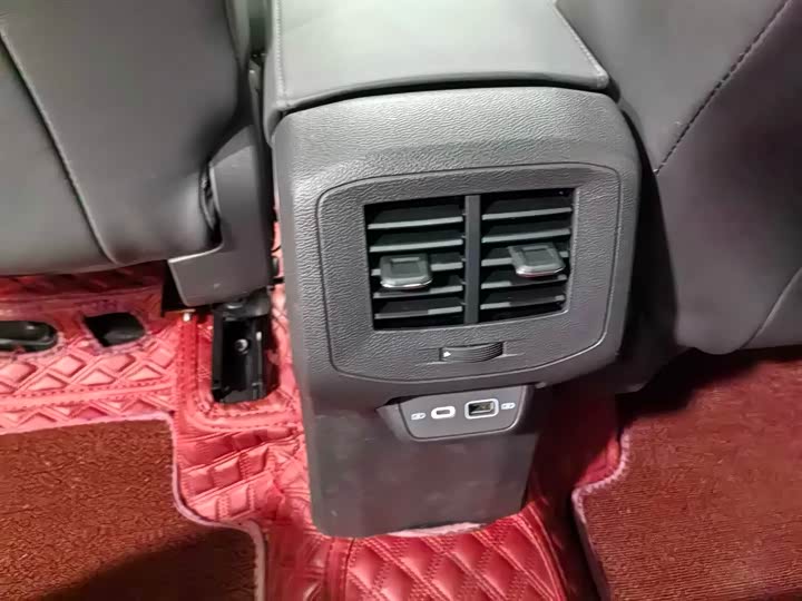 Фото 11 - Volkswagen T-Cross