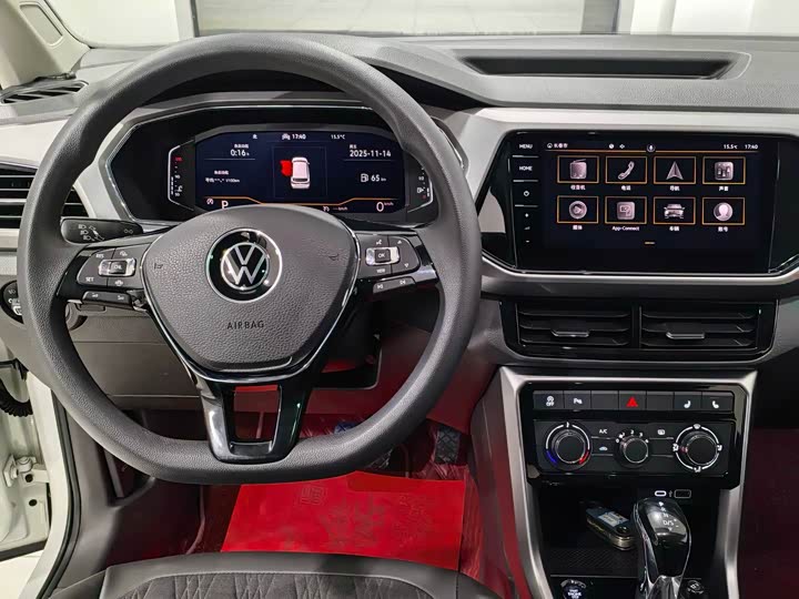 Фото 13 - Volkswagen T-Cross