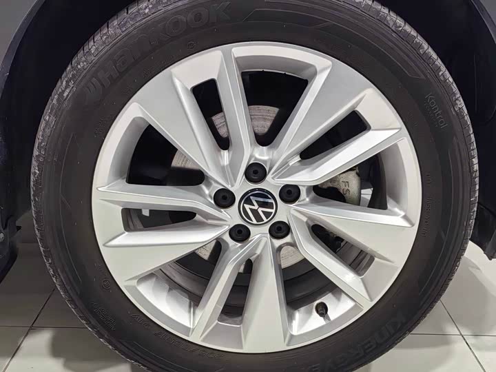 Фото 9 - Volkswagen T-Cross