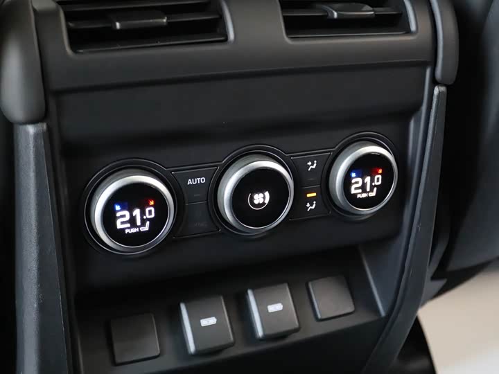 Фото 16 - Land Rover Defender