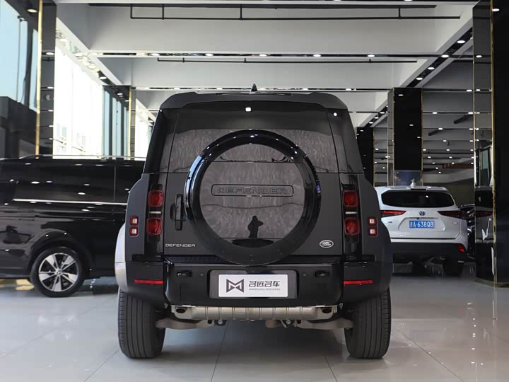 Фото 18 - Land Rover Defender