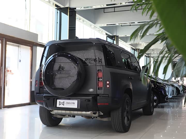 Фото 19 - Land Rover Defender