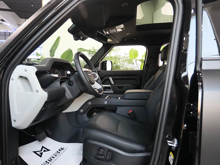 Фото 7 - Land Rover Defender