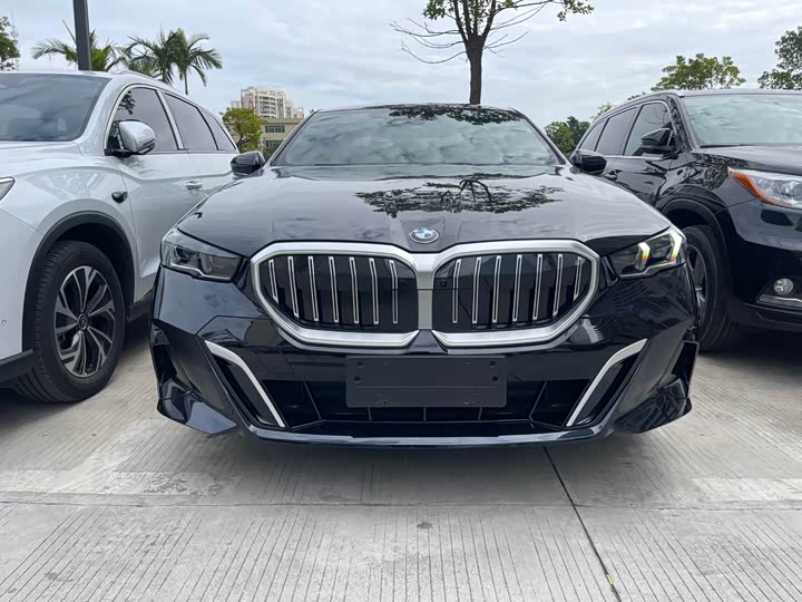 Фото 2 - BMW 5 Series