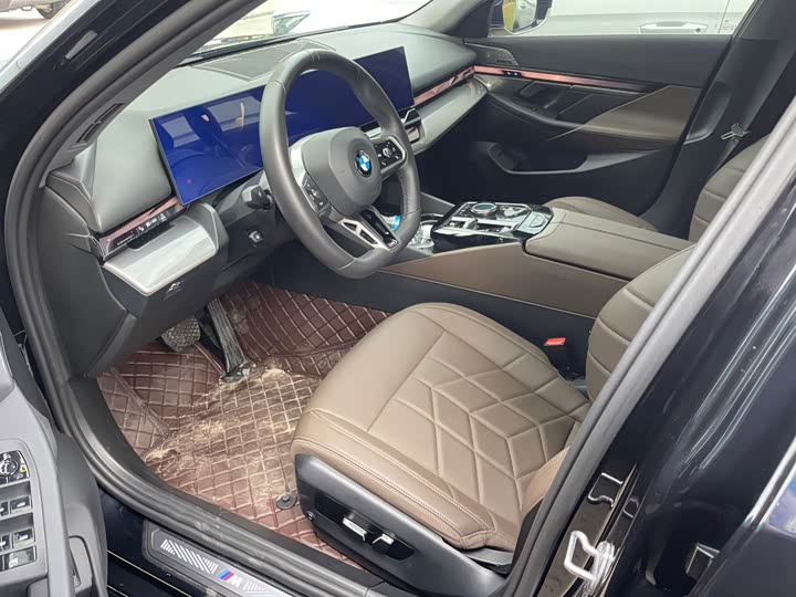 Фото 4 - BMW 5 Series