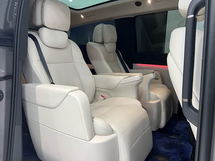 Фото 12 - LiXiang Mega