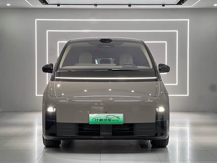 Фото 3 - LiXiang Mega