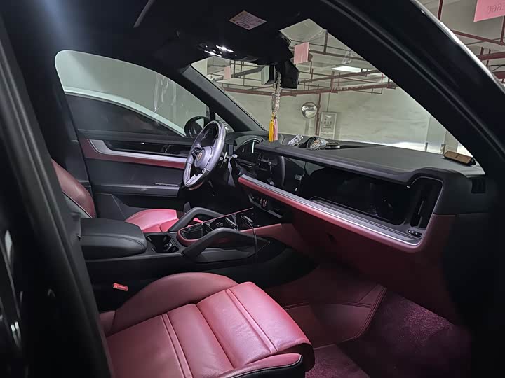 Фото 2 - Porsche Cayenne