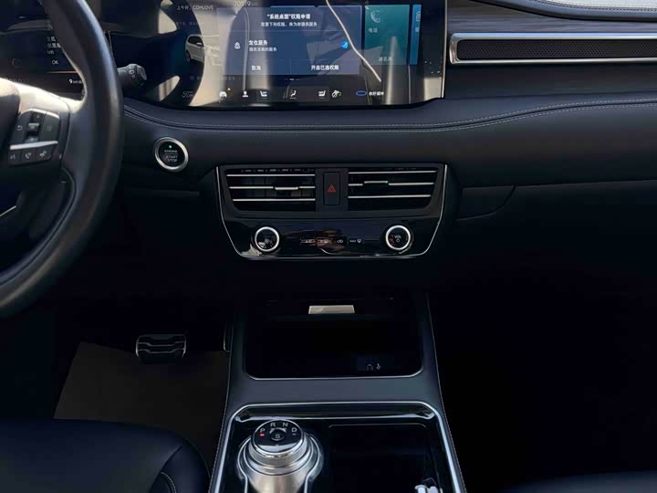 Фото 11 - Ford Edge