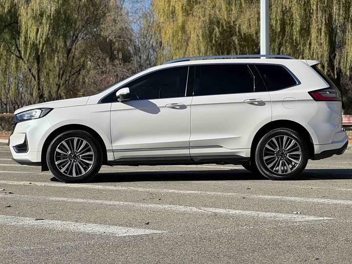 Фото 3 - Ford Edge