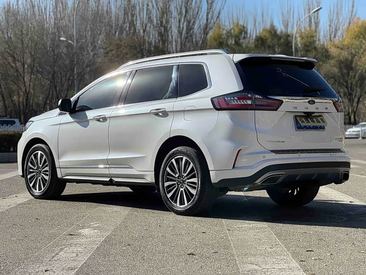 Фото 4 - Ford Edge