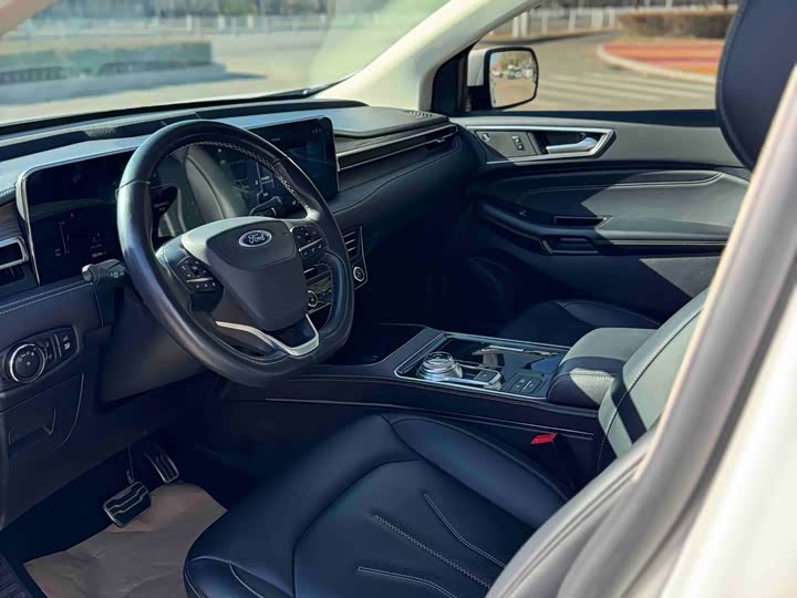 Фото 7 - Ford Edge