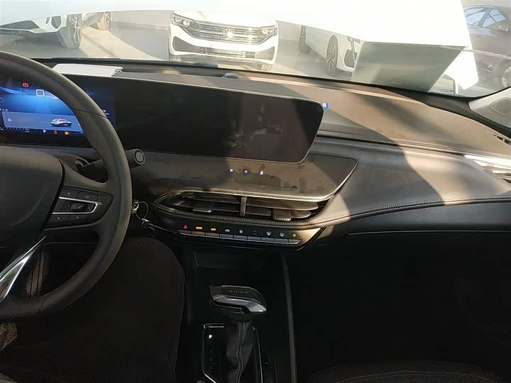 Фото 10 - Buick Verano