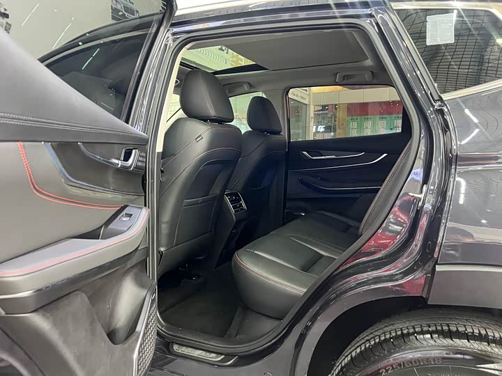 Фото 13 - Exeed LX