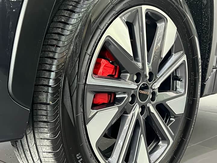 Фото 2 - Exeed LX