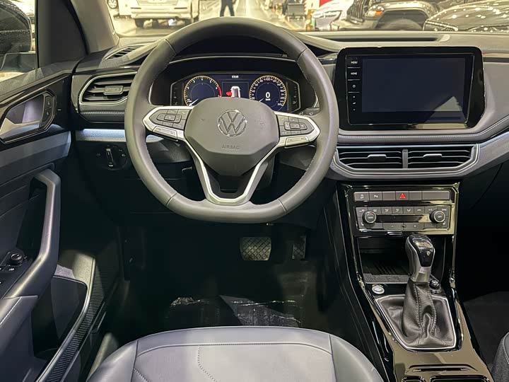 Фото 12 - Volkswagen Tharu