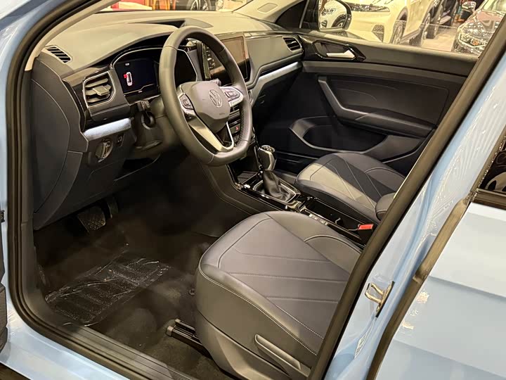 Фото 8 - Volkswagen Tharu