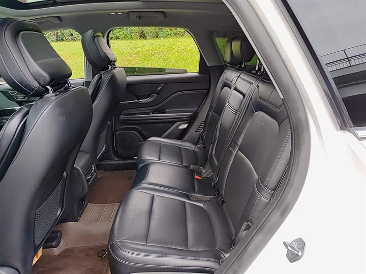 Фото 8 - Lincoln Corsair