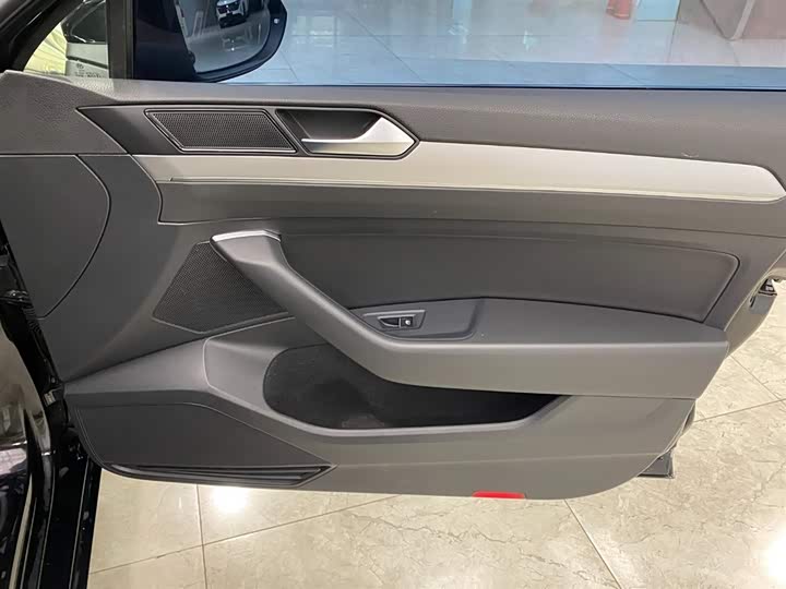 Фото 10 - Volkswagen Magotan