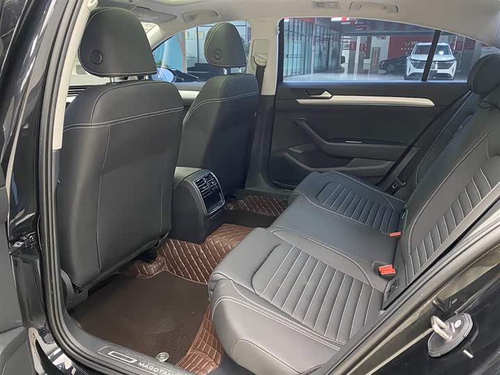 Фото 12 - Volkswagen Magotan