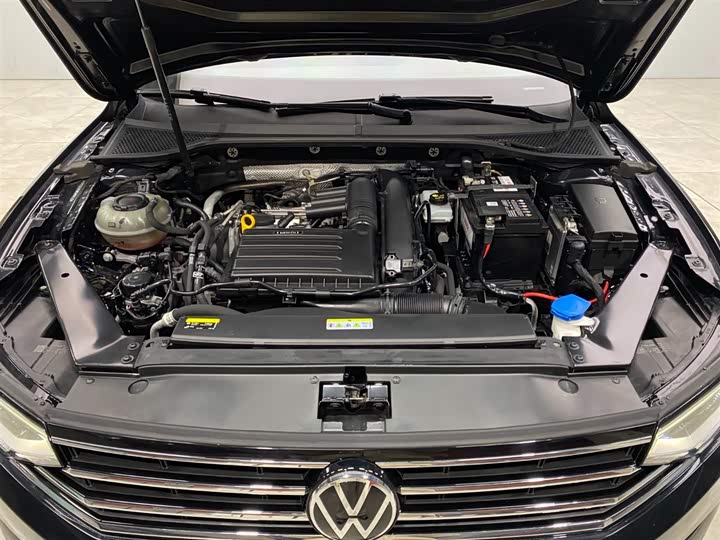 Фото 17 - Volkswagen Magotan