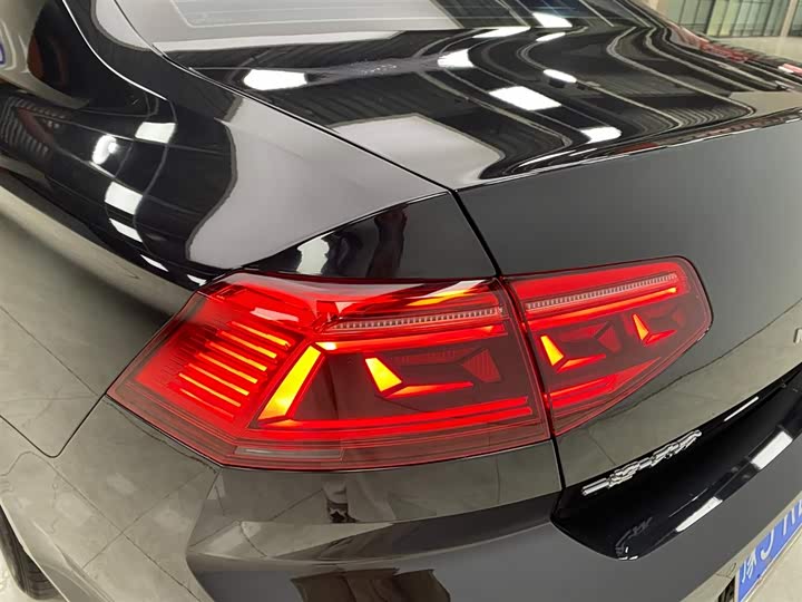 Фото 19 - Volkswagen Magotan