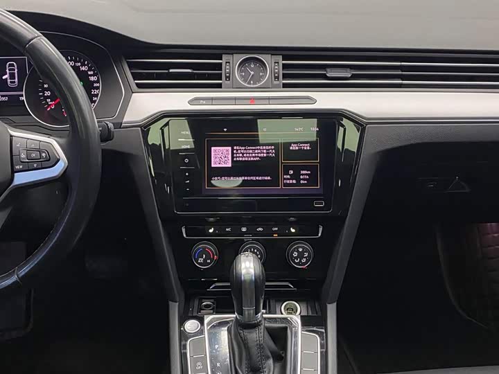 Фото 4 - Volkswagen Magotan