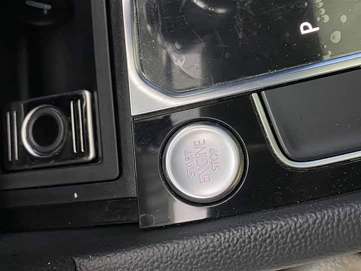 Фото 7 - Volkswagen Magotan