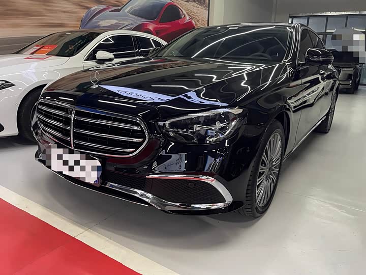 Фото 1 - Mercedes-Benz E-Class