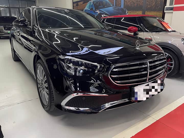 Фото 2 - Mercedes-Benz E-Class