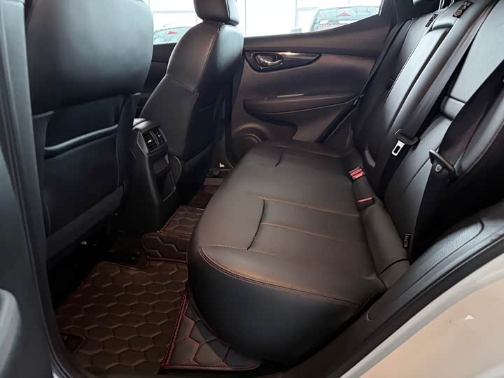 Фото 11 - Nissan Qashqai