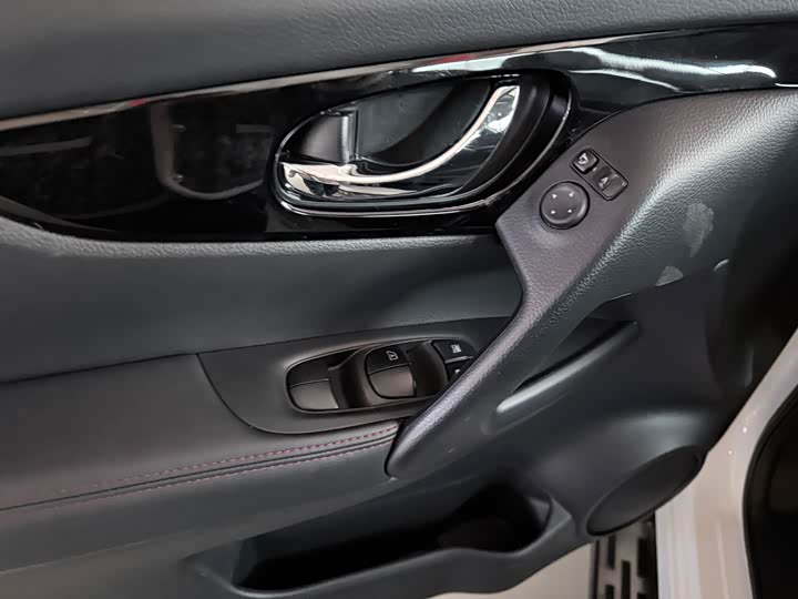 Фото 9 - Nissan Qashqai