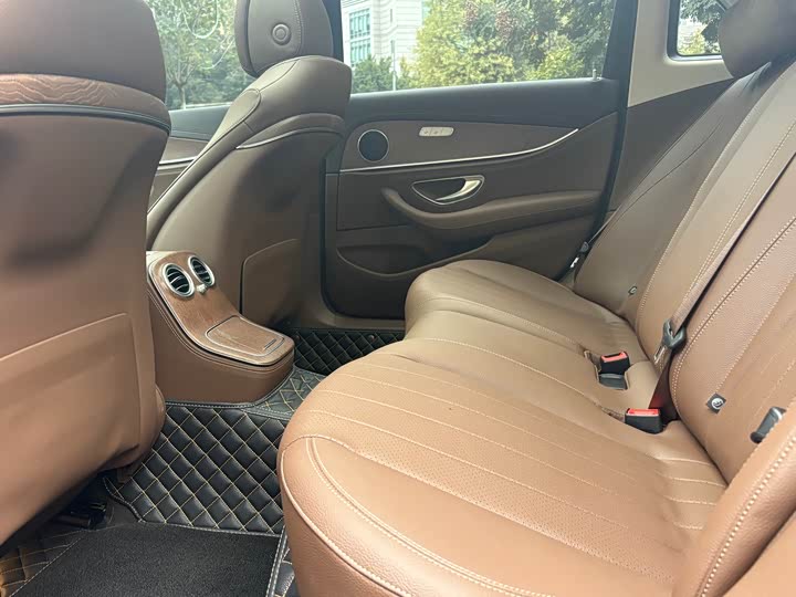 Фото 10 - Mercedes-Benz E-Class Hybrid