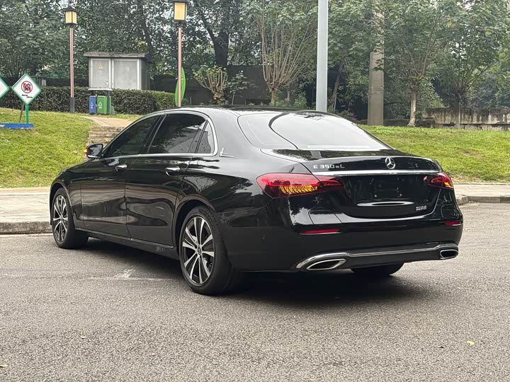 Фото 17 - Mercedes-Benz E-Class Hybrid
