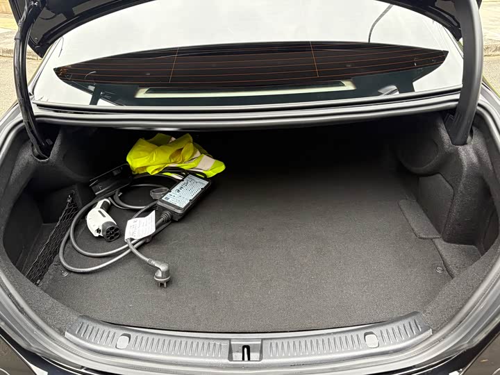 Фото 18 - Mercedes-Benz E-Class Hybrid