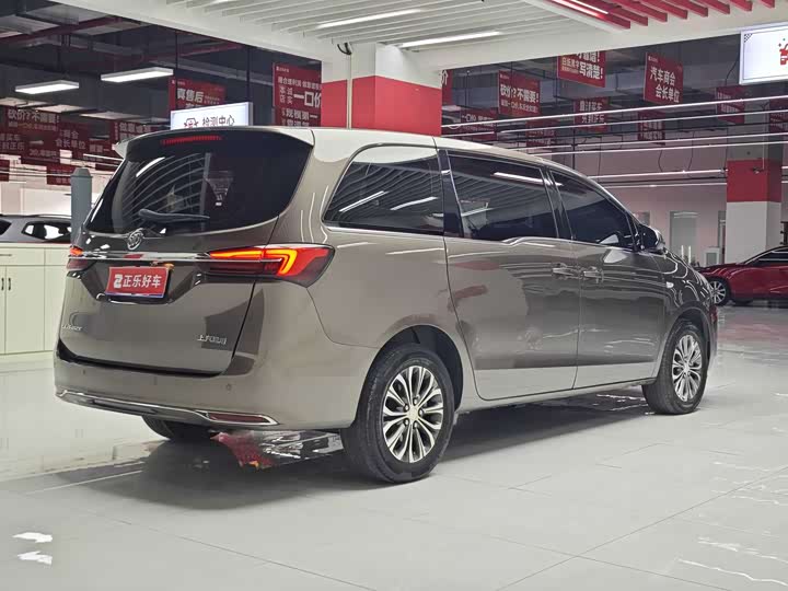 Фото 3 - Buick GL8 ES