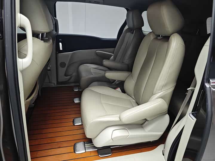 Фото 6 - Buick GL8 ES