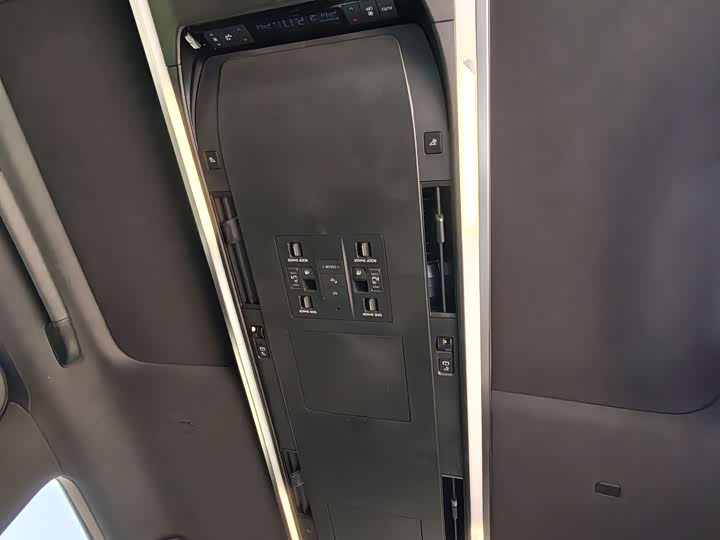 Фото 16 - Toyota Alphard