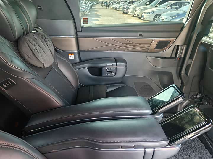 Фото 19 - Toyota Alphard