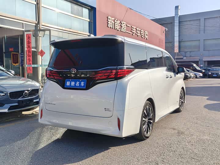 Фото 22 - Toyota Alphard