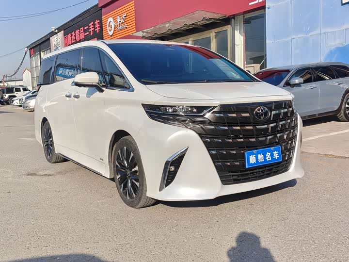 Фото 3 - Toyota Alphard