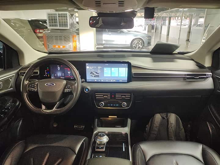 Фото 10 - Ford Edge