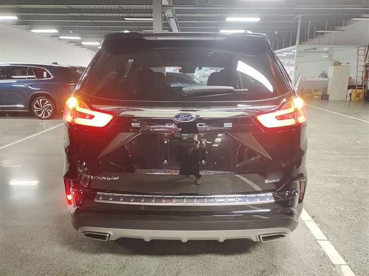 Фото 6 - Ford Edge